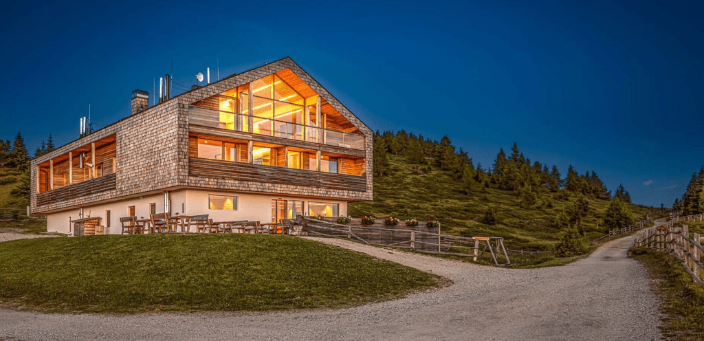 Yoga und Wandern in Südtirol Starkenfeld Alm Ostern 2024